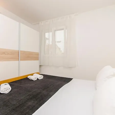 Seafront Apartman Grebaštica
