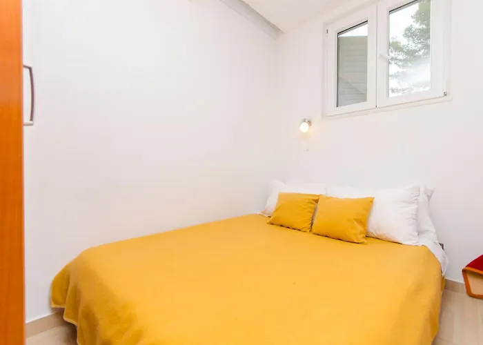 Apartman Seafront Grebastica