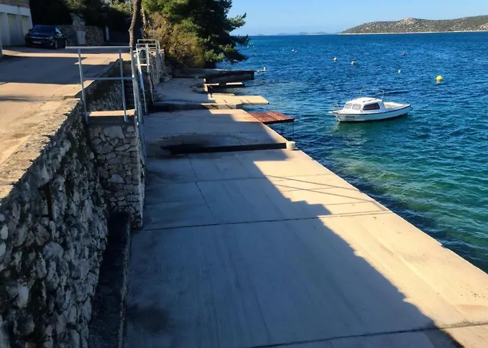 Seafront * Grebastica